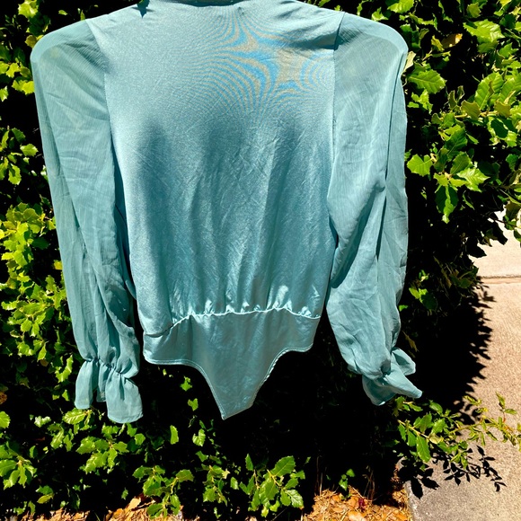 Fashion nova body suit - Picture 2 of 6